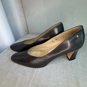 Vintage Etienne Aigner Women’s Brown Leather Pumps – Size 9N, Made in Spain